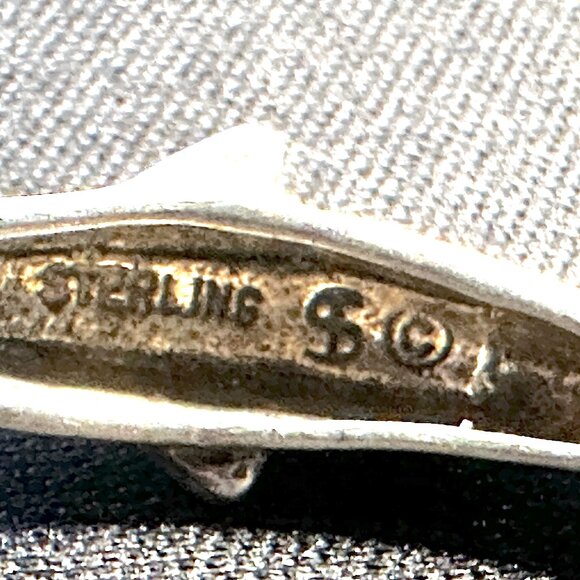 Vintage 70s Shube's Sterling Silver Dolphin Link Bracelet—Signed Statement Piece - Picture 4 of 13